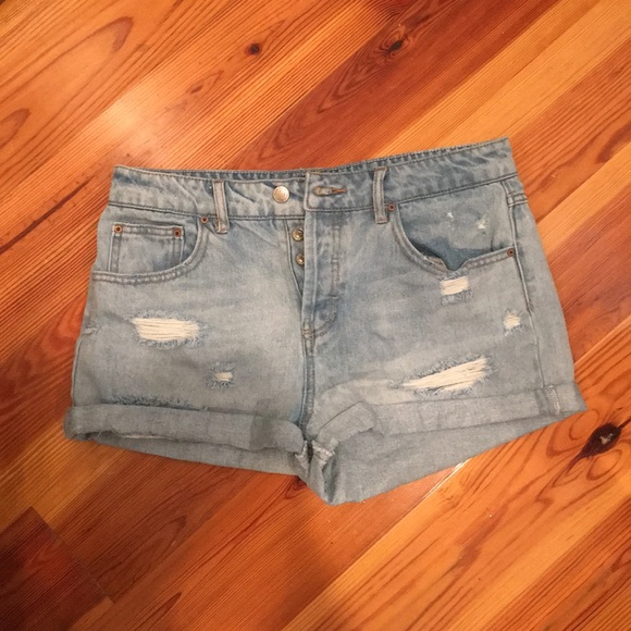 Forever 21 Pants - Forever 21 Distressed denim shorts